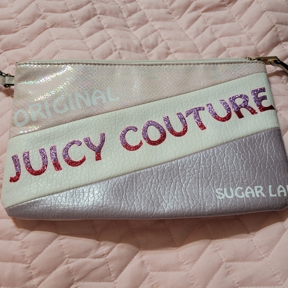 EUC Juicy couture wristlet